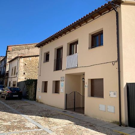 Apartament El Hondon Del Lugar Hoyos Zewnętrze zdjęcie