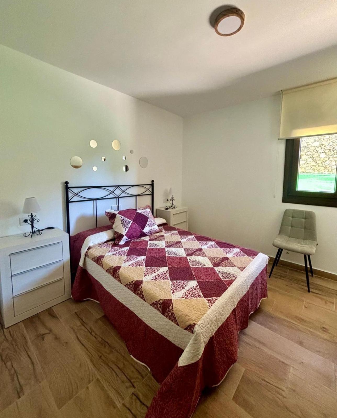Apartament El Hondon Del Lugar Hoyos Zewnętrze zdjęcie