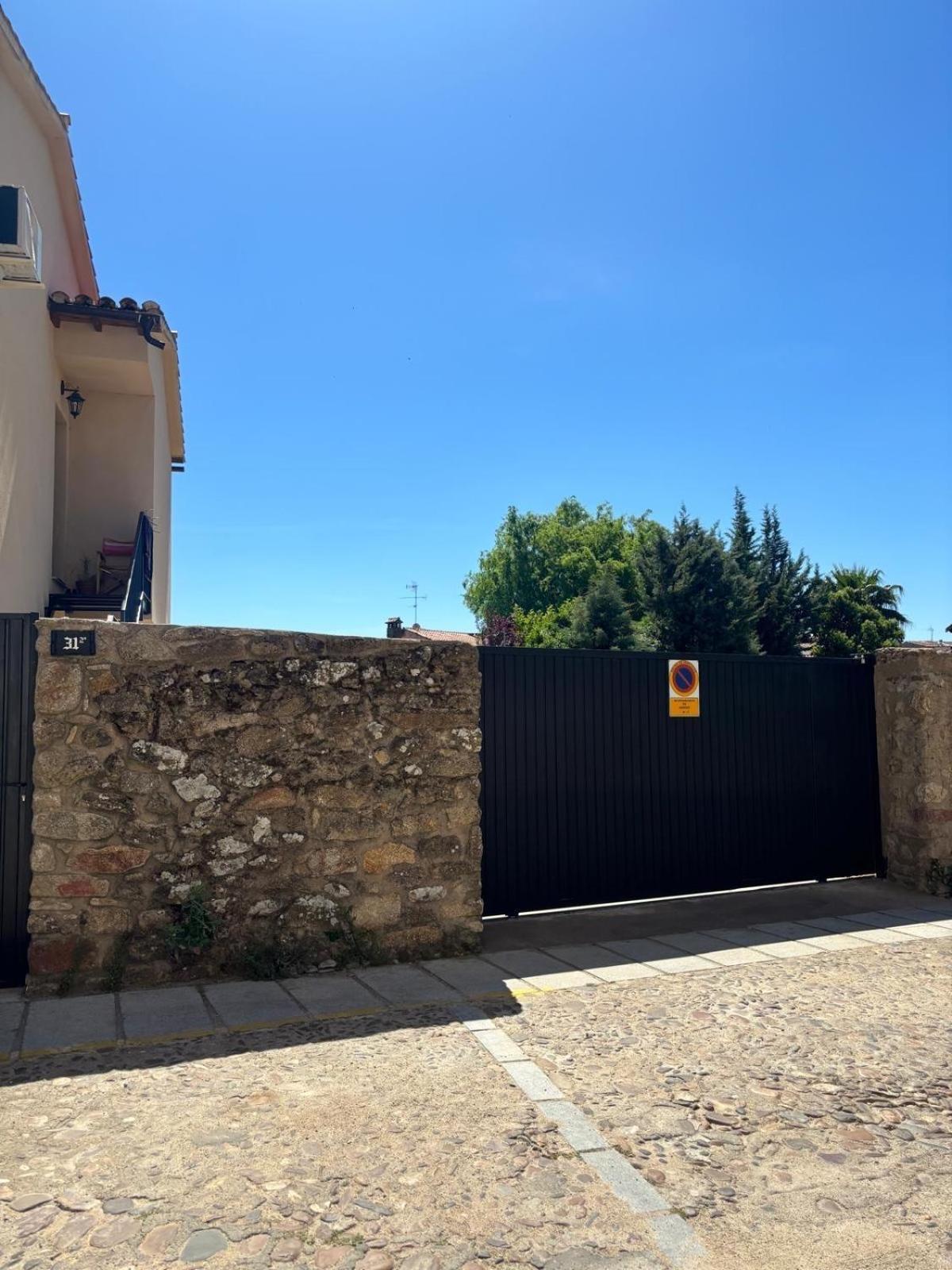 Apartament El Hondon Del Lugar Hoyos Zewnętrze zdjęcie